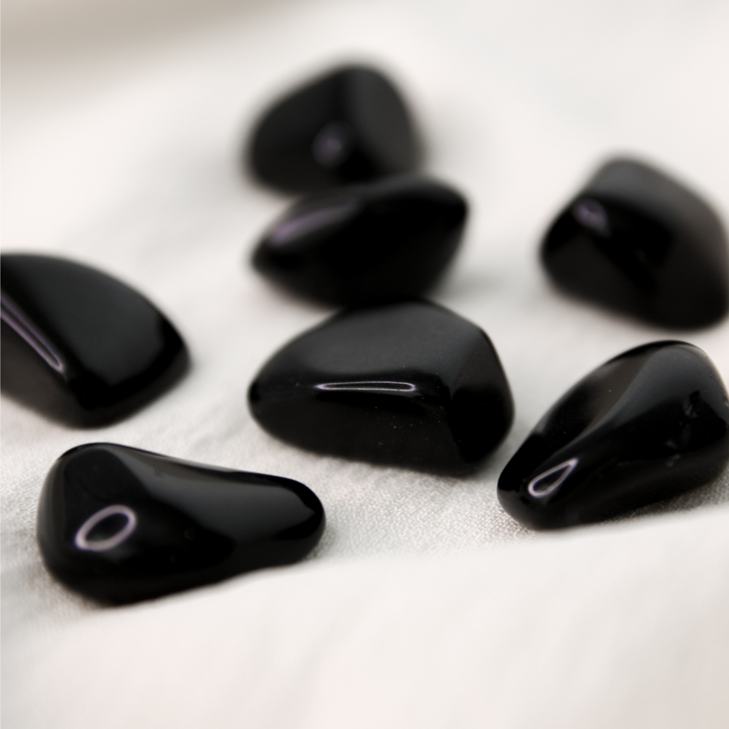 What Is the Difference Between Onyx and Obsidian?