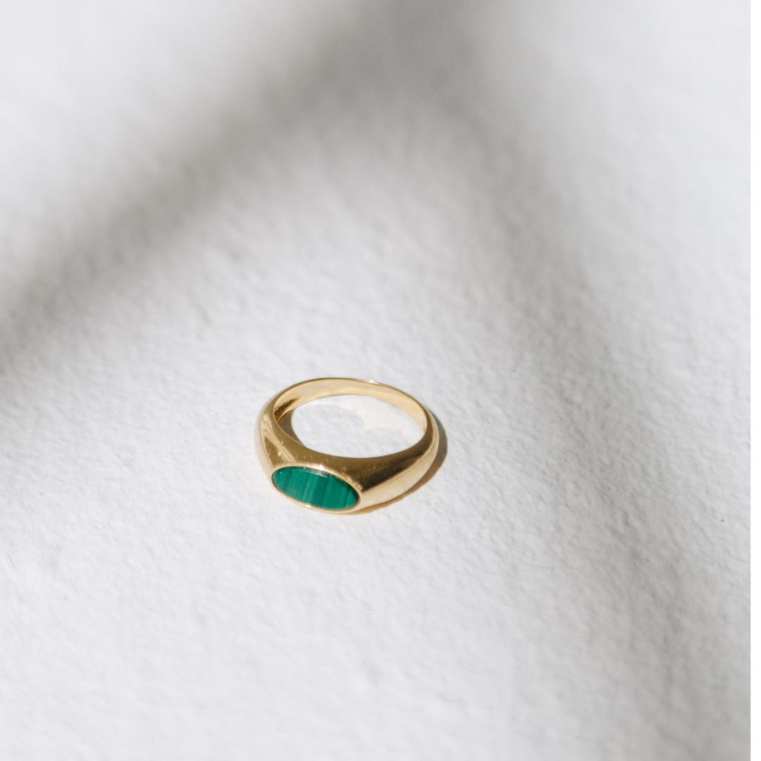 Ladies Must-have green Malachite Signet Ring